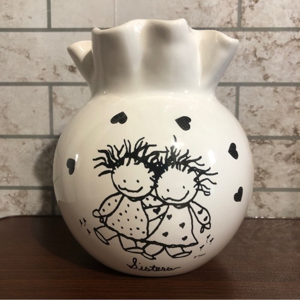Sisters Vase Marci Children of the Inner light ivory‎ hearts 7”